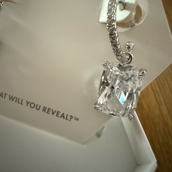 Bomb party new OG earrings: Together We Soar - Picture 2 of 3